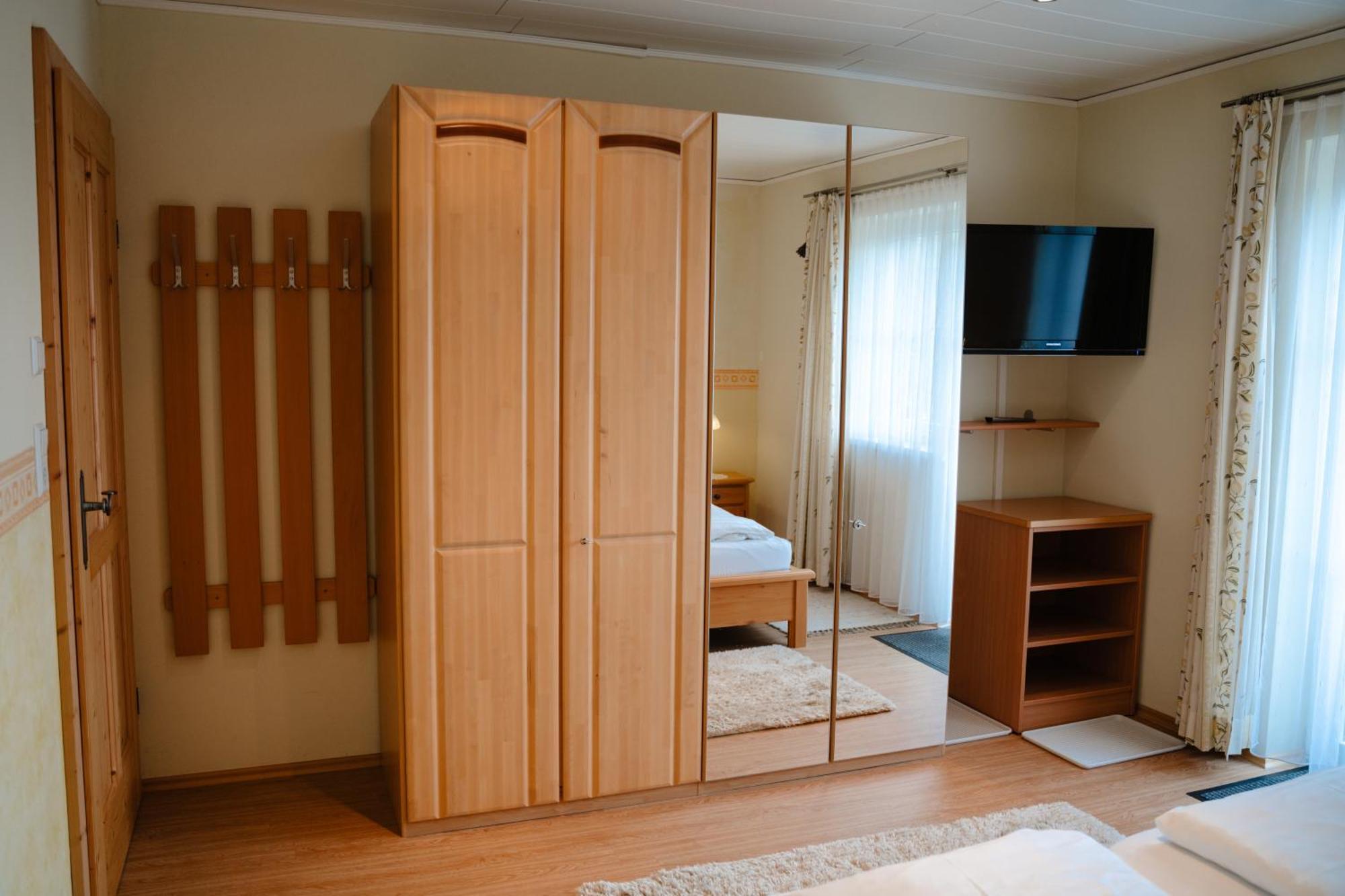 Ertlschweigerhaus Pension - Appartements - Zimmer Donnersbach Ngoại thất bức ảnh